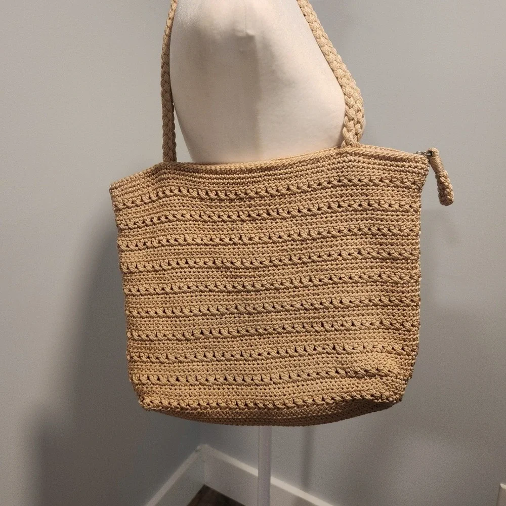 The Sak Crochet Tote Bag Women Large Tan Good Boho Braided Strap Zip Pocket